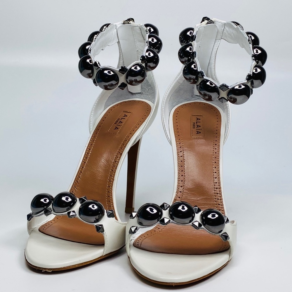 Alaia bombe Sandals White ✅negotiable